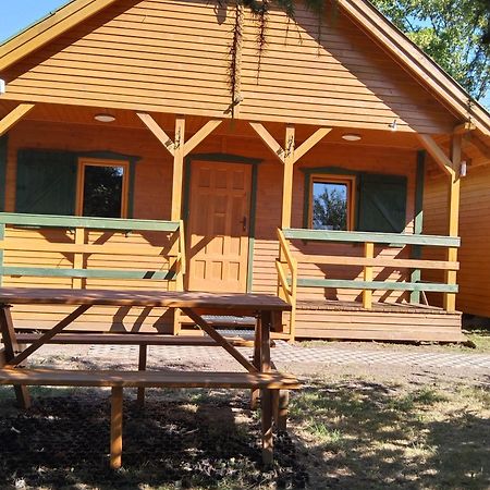 Domek Drewniany Nad Morzem Caloroczny Устроне Морске Екстериор снимка