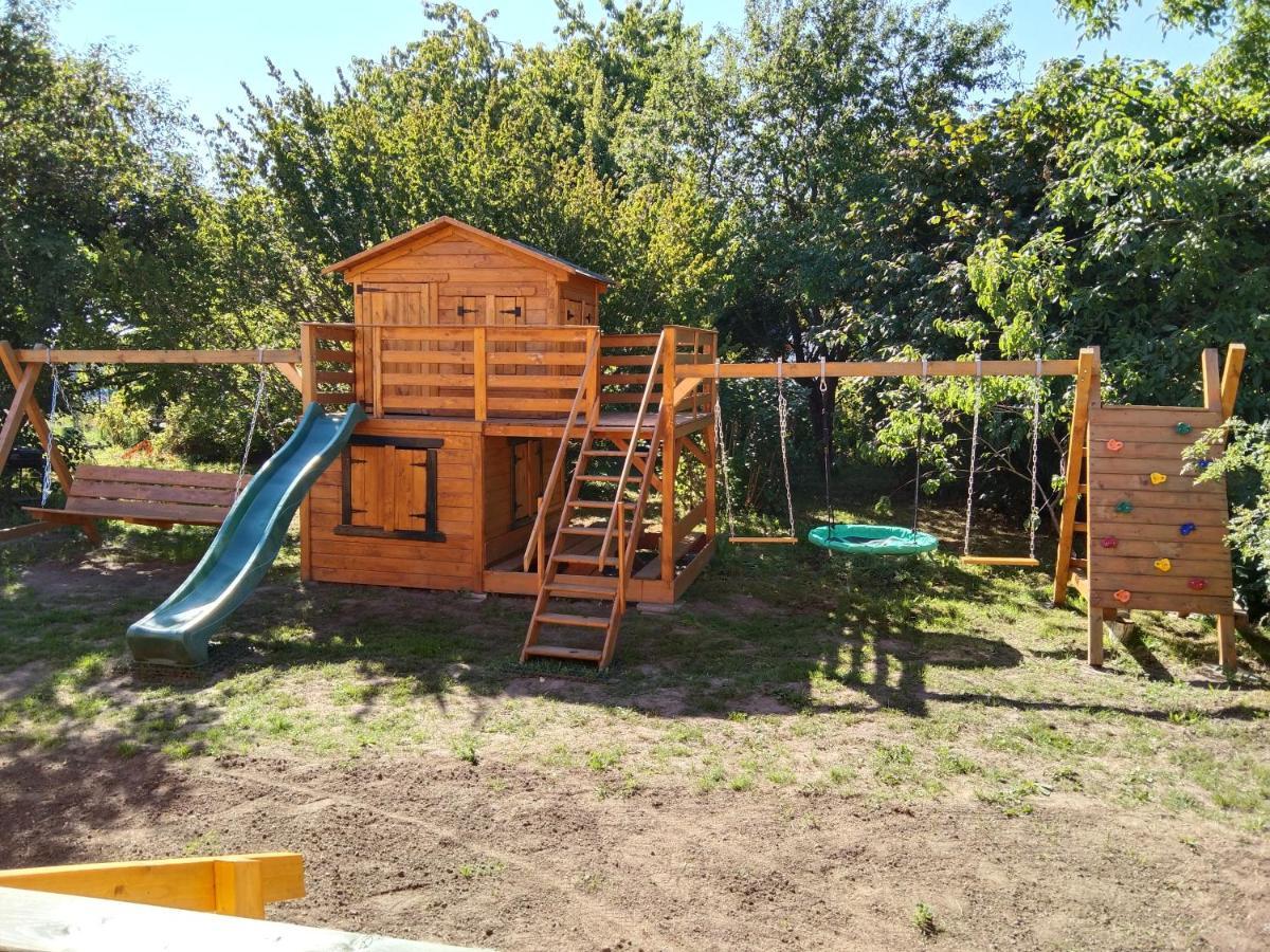 Domek Drewniany Nad Morzem Caloroczny Устроне Морске Екстериор снимка