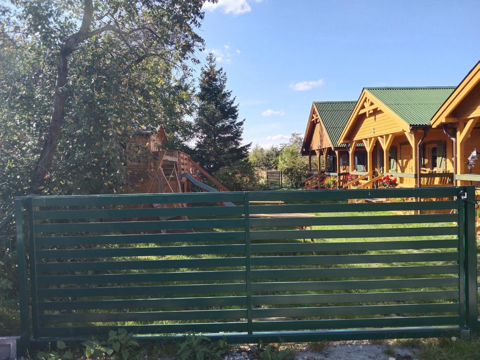 Domek Drewniany Nad Morzem Caloroczny Устроне Морске Екстериор снимка