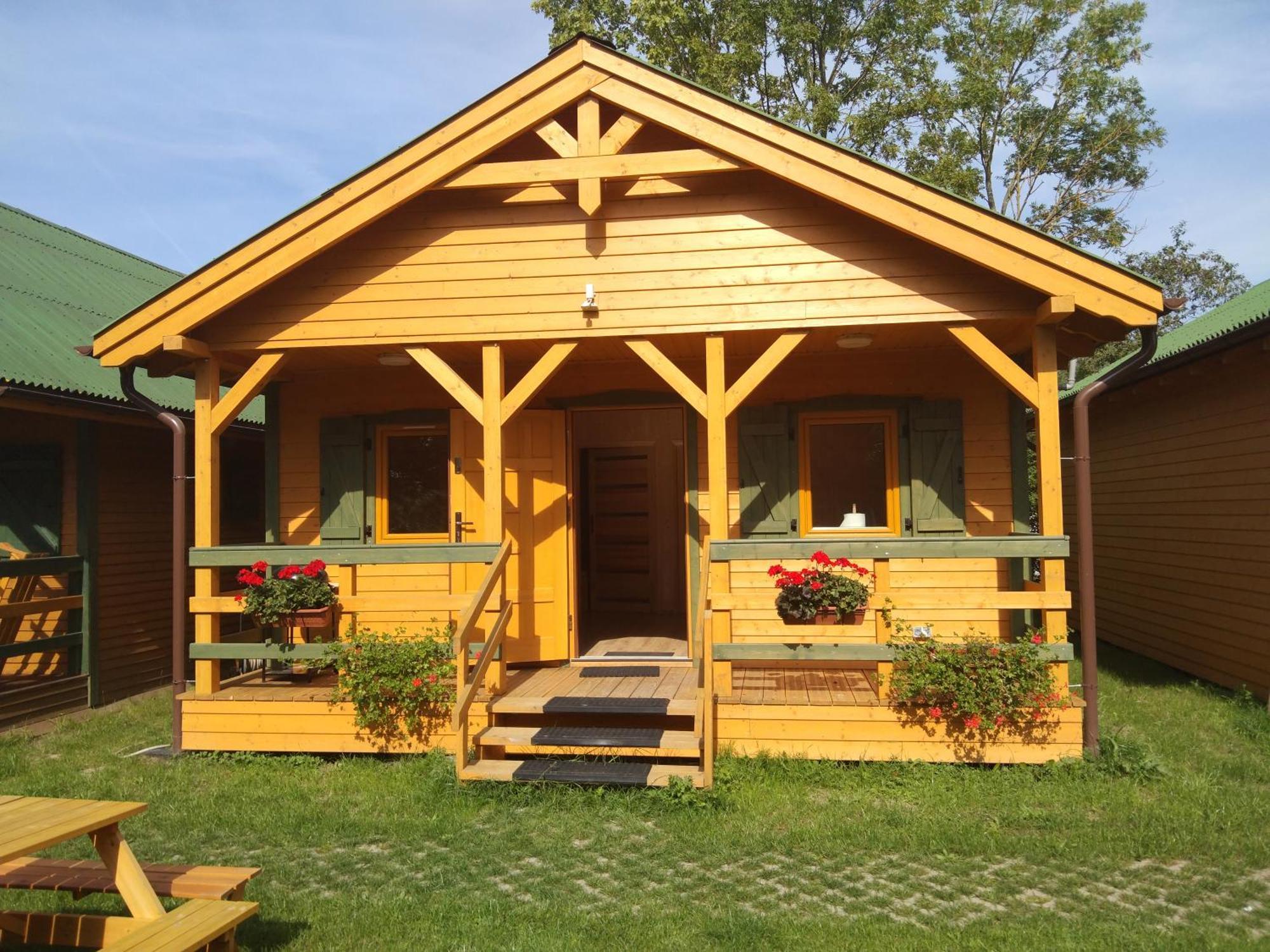 Domek Drewniany Nad Morzem Caloroczny Устроне Морске Екстериор снимка