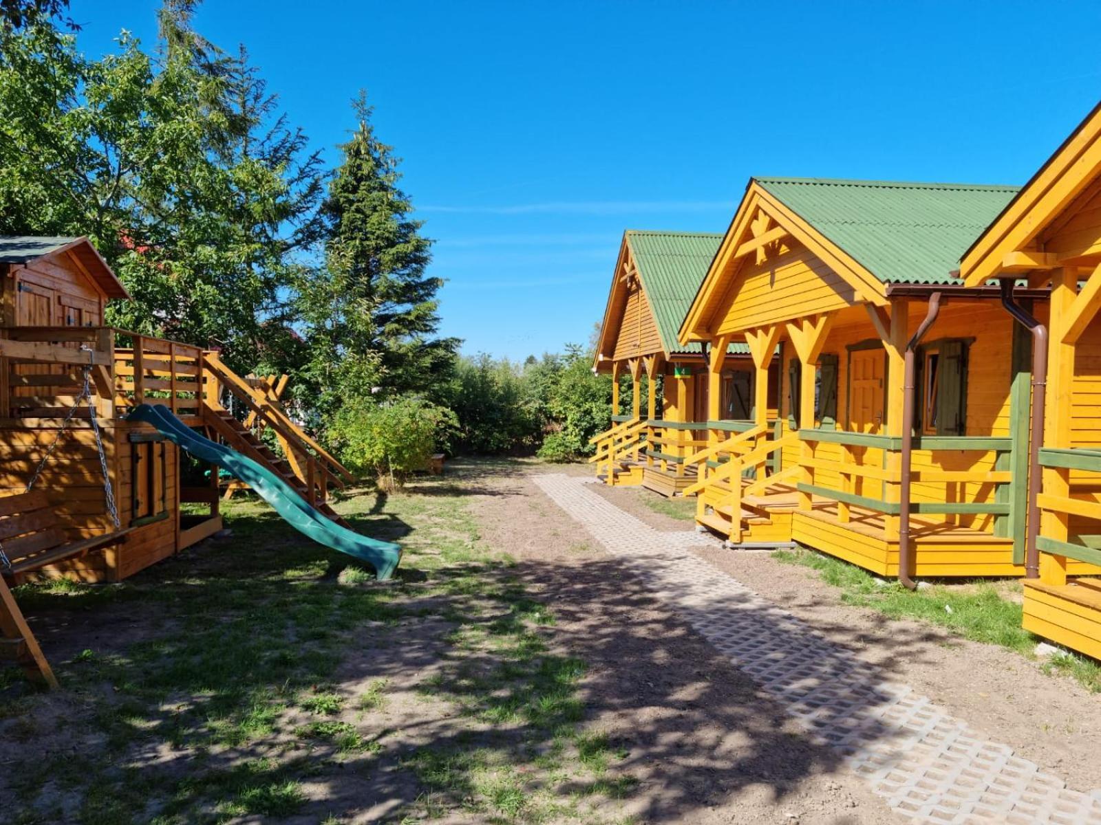 Domek Drewniany Nad Morzem Caloroczny Устроне Морске Екстериор снимка