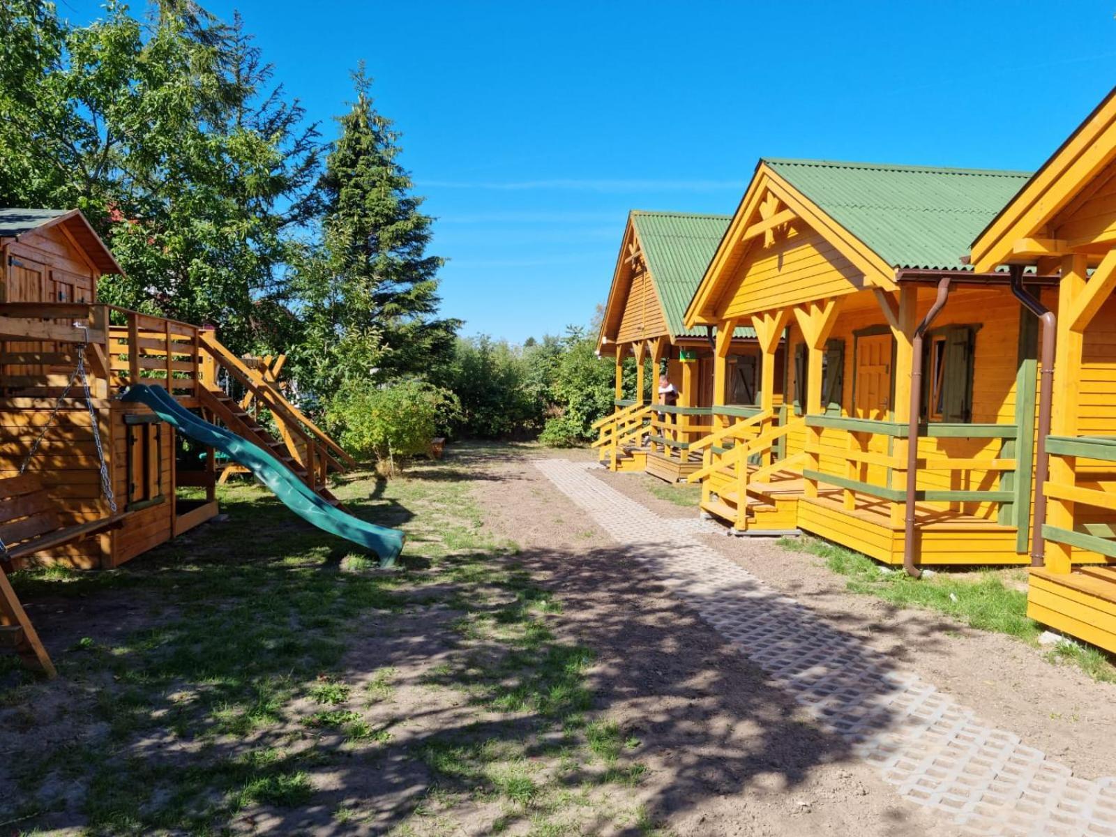 Domek Drewniany Nad Morzem Caloroczny Устроне Морске Екстериор снимка
